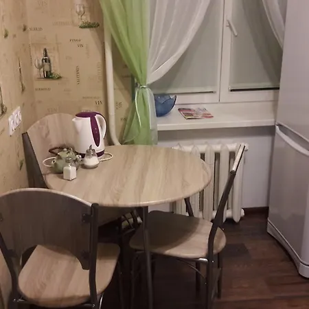 On Romanovskaya Slabada 10 *